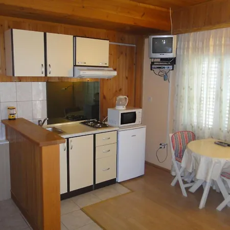 Seafront Pretner Apartamento *