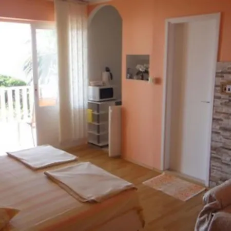 Apartment Seafront Pretner *